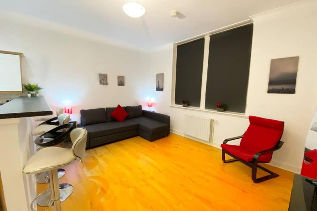 Cozy Nights - Ibrox Street Apartment กลาสโกว์ ภายนอก รูปภาพ